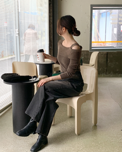 🇰🇷KOREA ♥ Unbalanced Off-Shoulder Knitwear ♥ Bestselling Cream Asymmetrical Off-Shoulder Knitwear (Available in 4 Colors) 🔎 ɪᴛᴇᴍ ɴᴏ：SS-KSS93544093